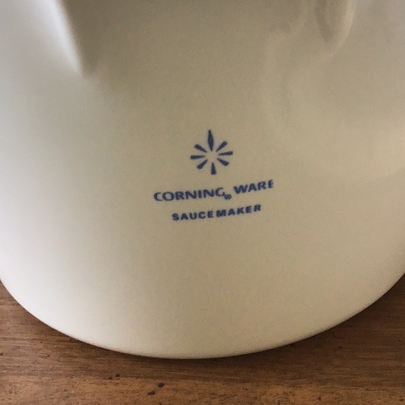 Vintage Corning Ware Blue Cornflower sauce maker or measuring bowl. - Picture 5 of 9